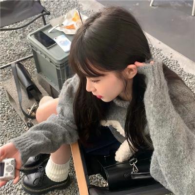 戴珍珠耳环的少女